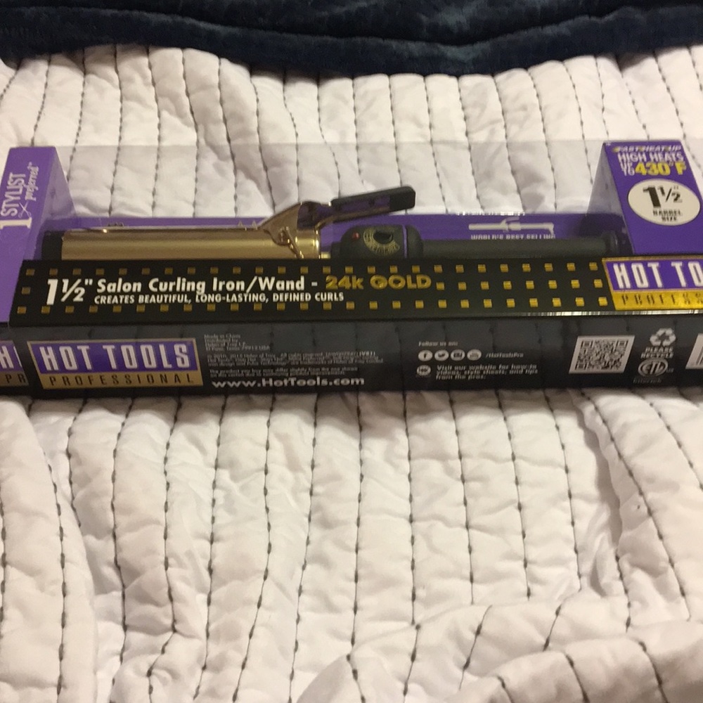 hot Tools curling iron. 1 1/2”